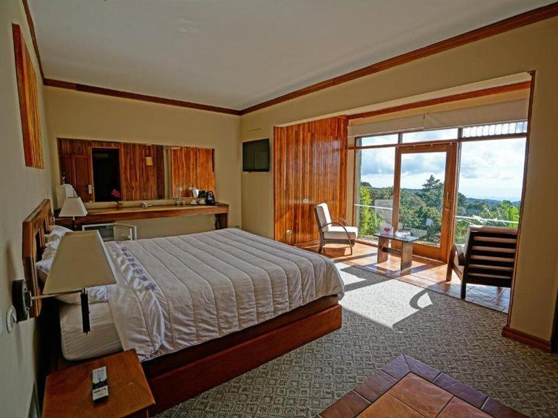 El Establo Mountain Hotel Monteverde Exterior photo