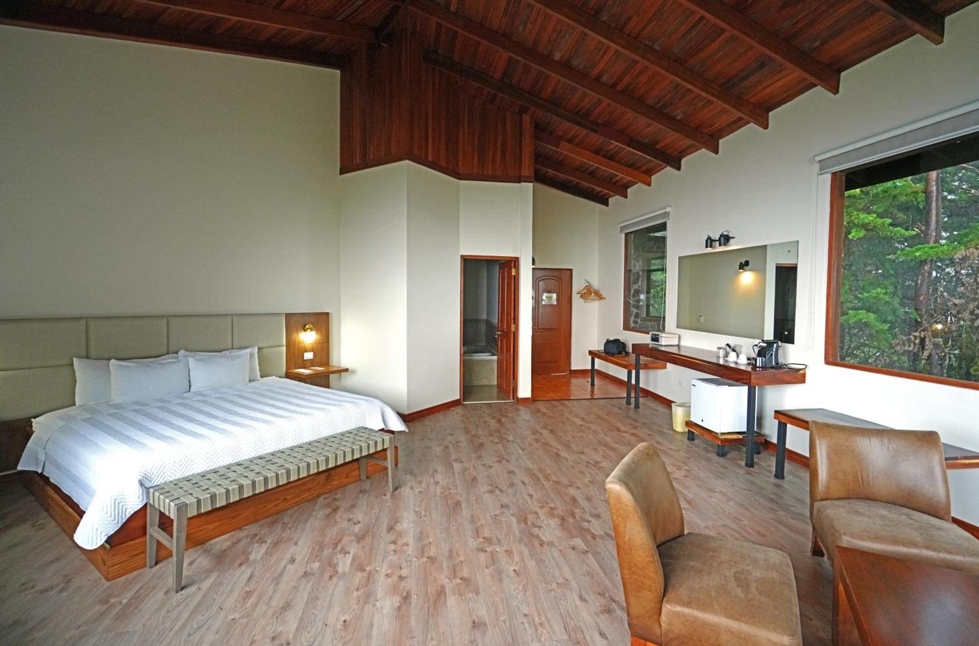 El Establo Mountain Hotel Monteverde Exterior photo